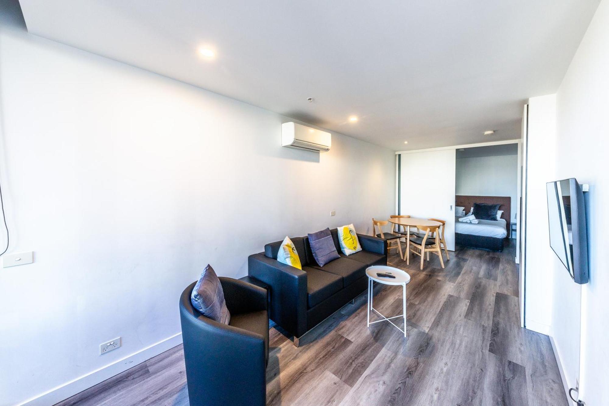 Aura2107, 2 Bedroom Apartment With Balcony, Stunning Yarra River And City Views Melburne Exterior foto