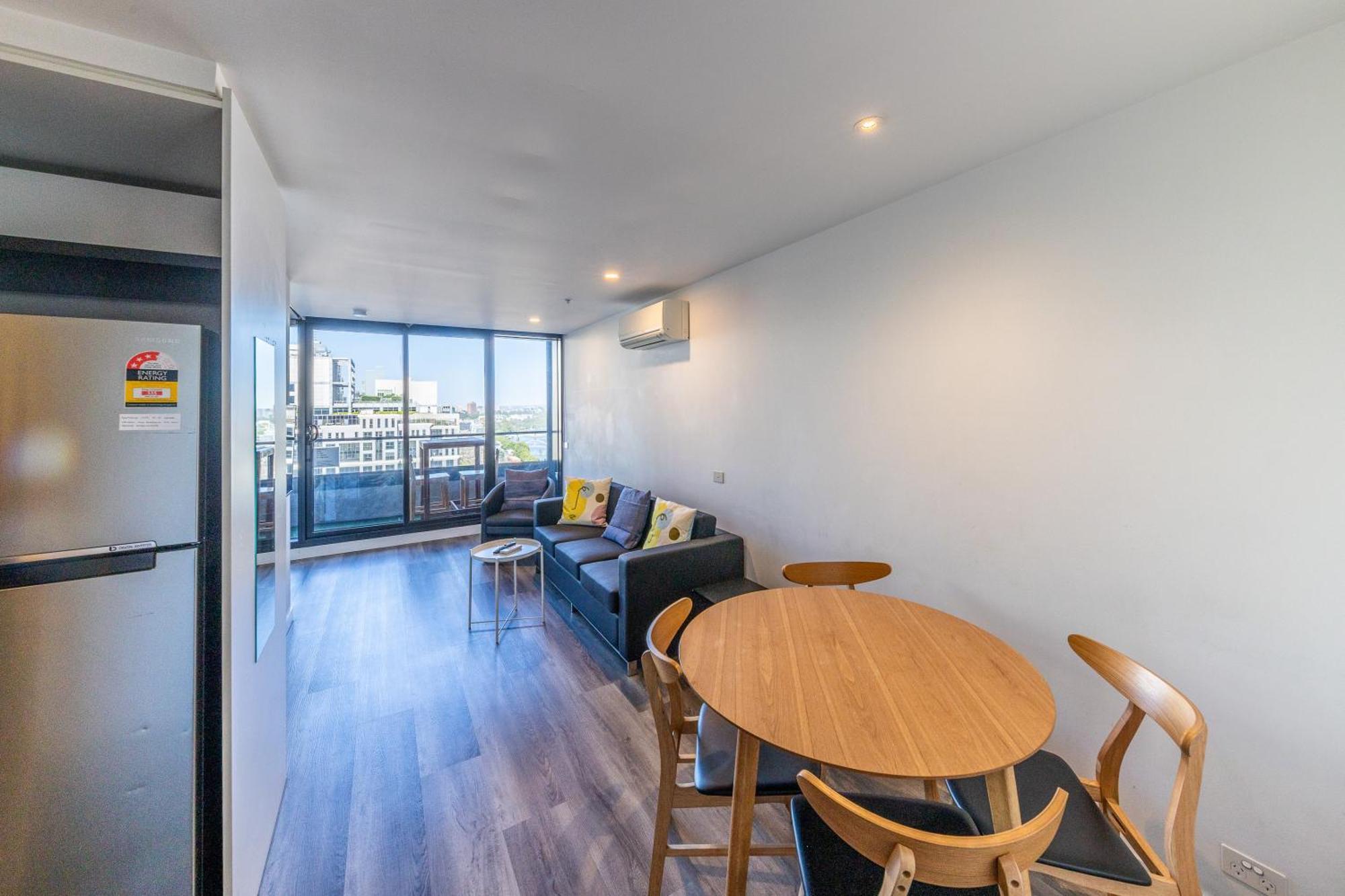 Aura2107, 2 Bedroom Apartment With Balcony, Stunning Yarra River And City Views Melburne Exterior foto
