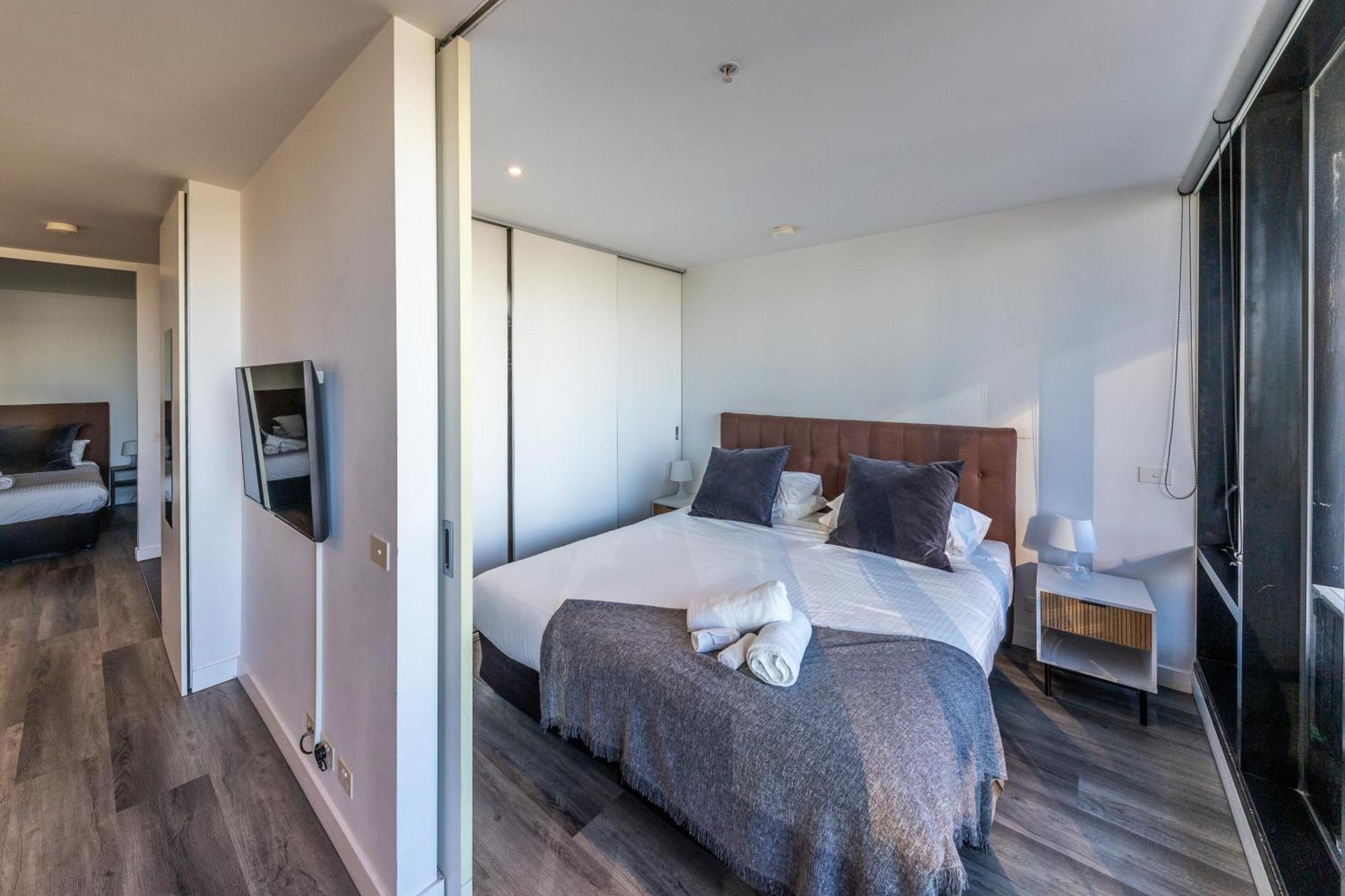 Aura2107, 2 Bedroom Apartment With Balcony, Stunning Yarra River And City Views Melburne Exterior foto